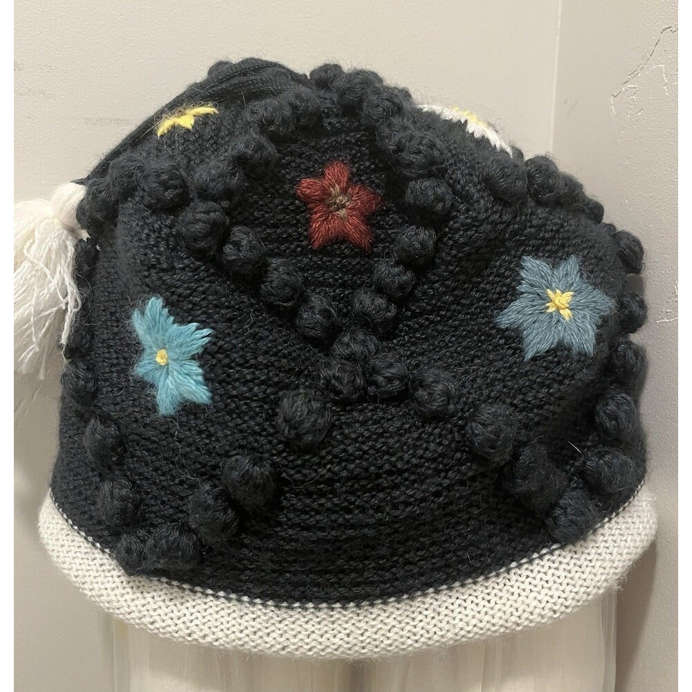 Obermeyer Fleece Lined Ladies Wool Blend Knit Ski Hat Black Flowers Tassel